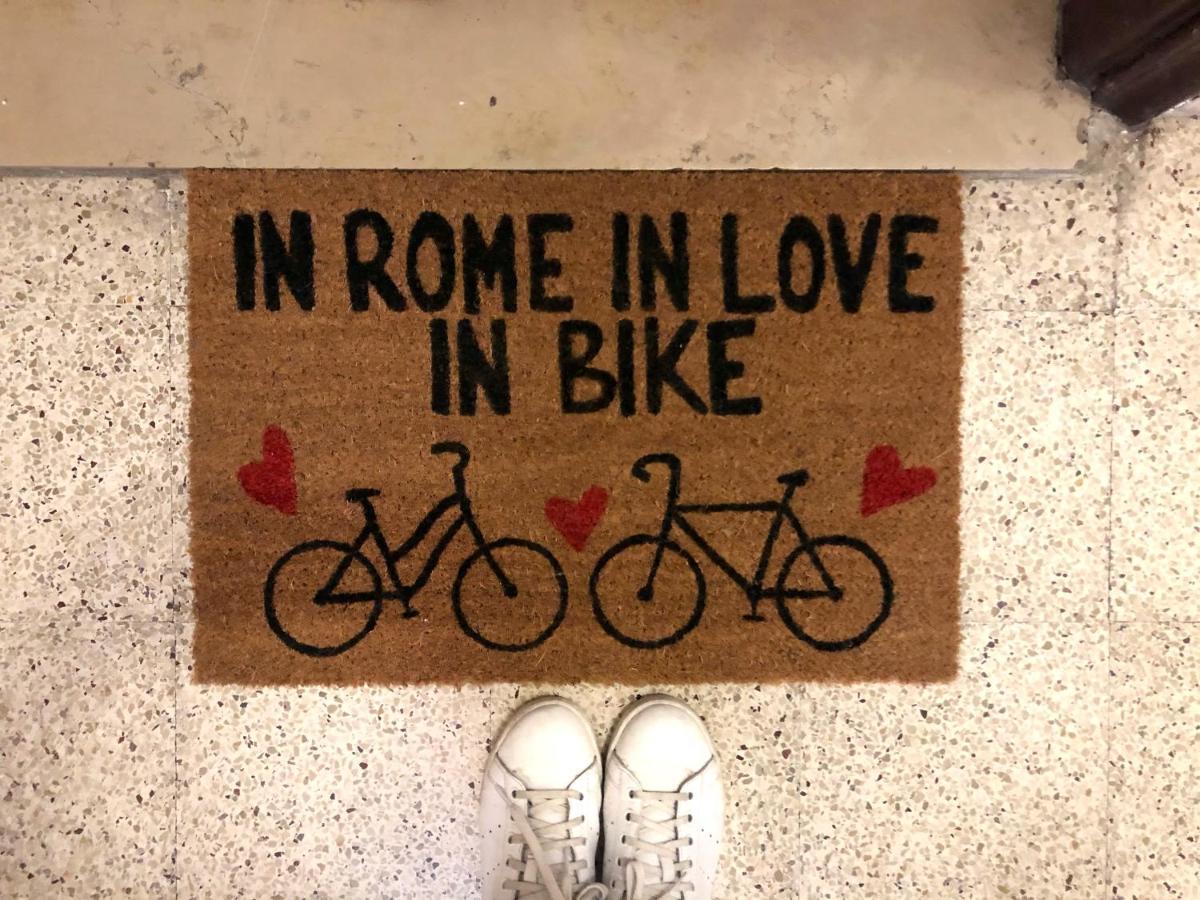 In Rome In Love In Bike ภายนอก รูปภาพ